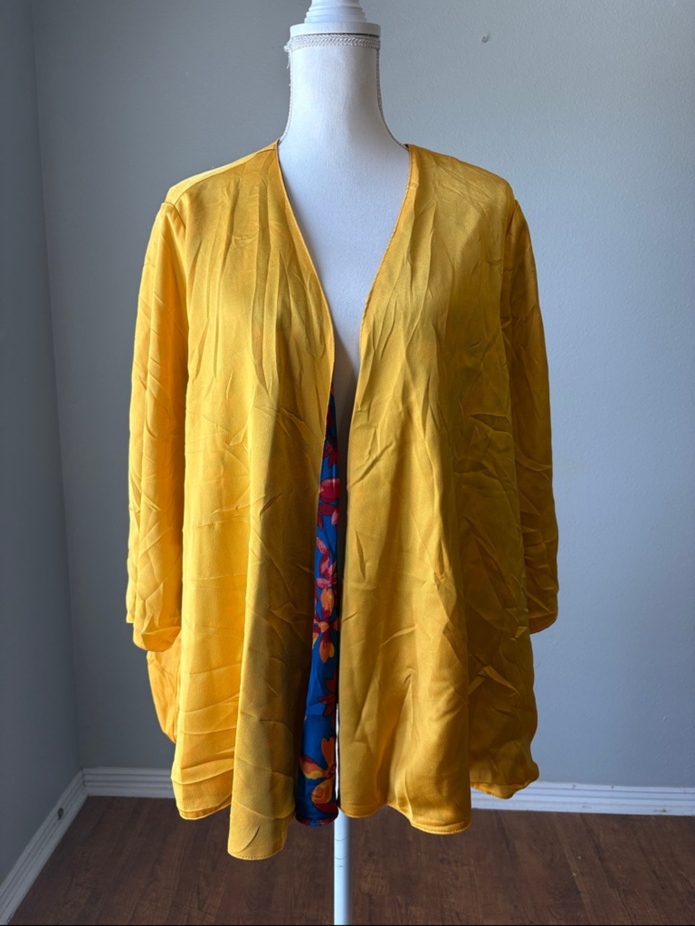 The Pioneer Woman | Bright Yellow Open-Front Reversable Kimono